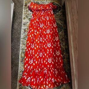 Gorgeous dress with detailed at the top